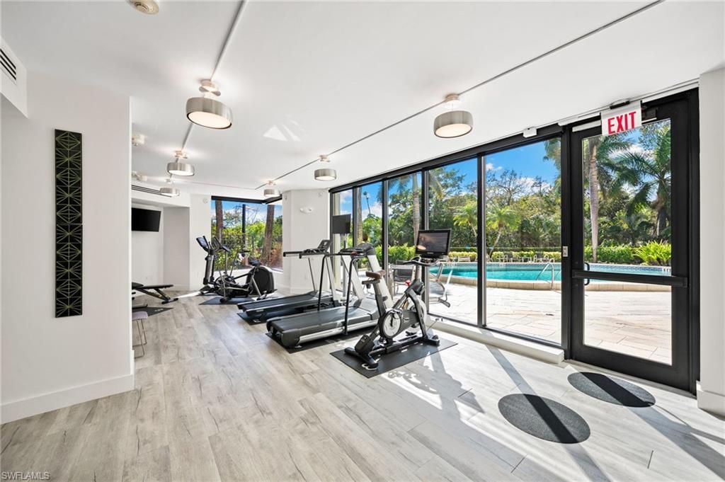 5555 Heron Point Dr, Unit 302, Naples, FL 34108 Photo