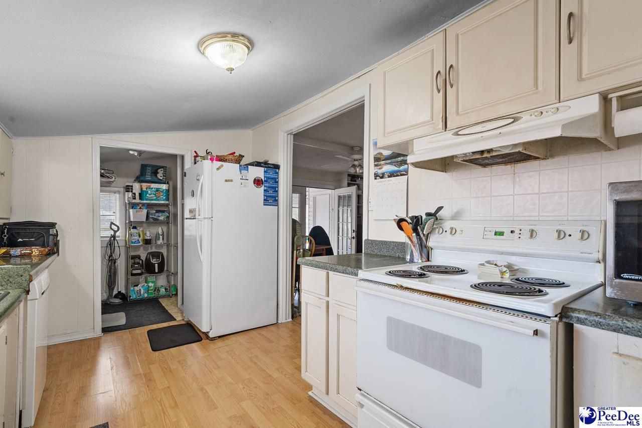 151 E. Pine Ave Photo 23