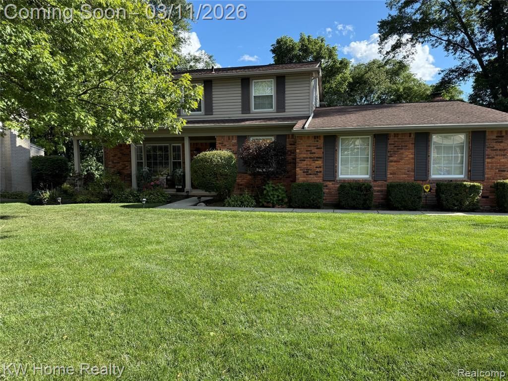 33717 Heritage Hills Drive, Farmington Hills, MI 48331 Main Photo