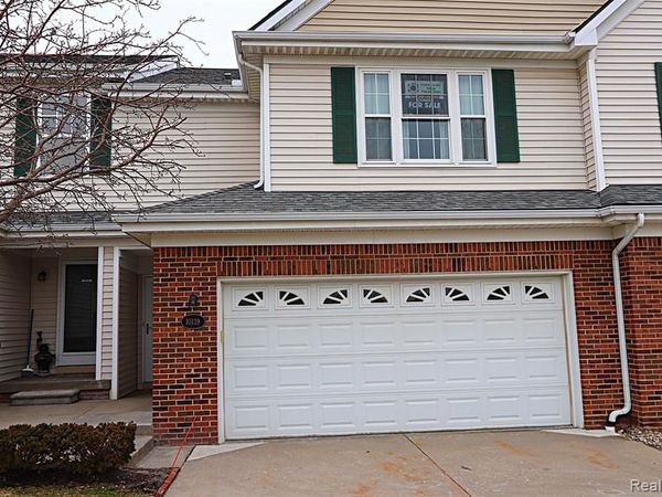 10139 Ridge Run Street, Hartland Twp, MI 48855