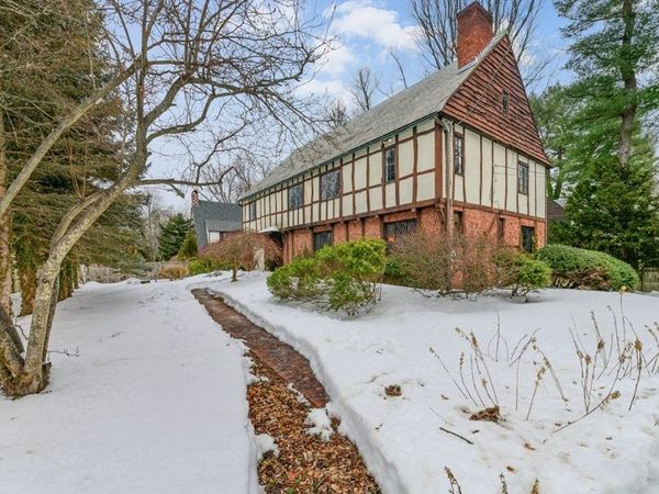 764 Hammond St, Brookline, MA 02467