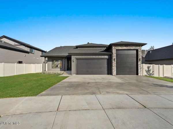 9345 N Secretariat LN , Hayden, ID 83835