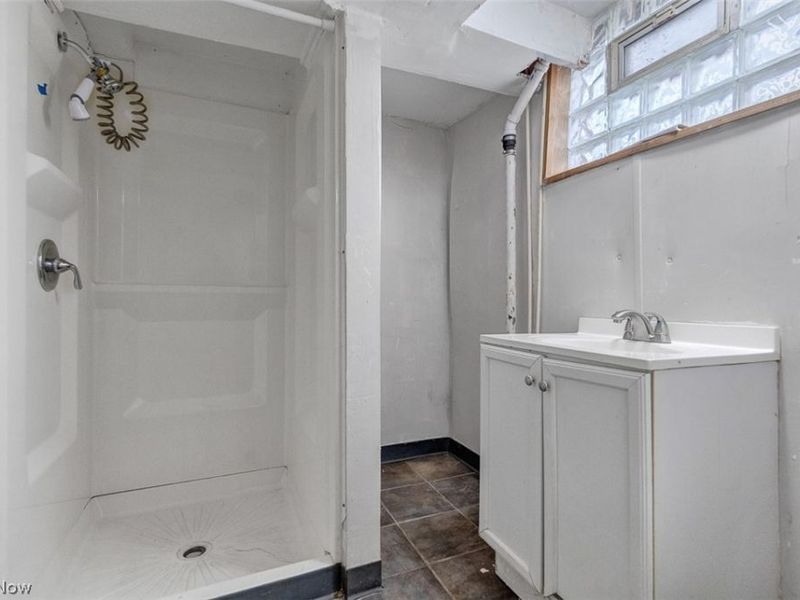 13801 Othello Avenue, Cleveland, OH 44110 Photo 8