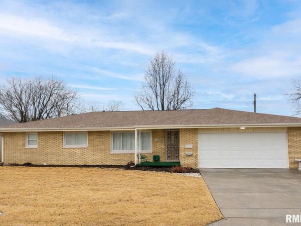 1103 S 7TH Street, Pekin, IL 61554