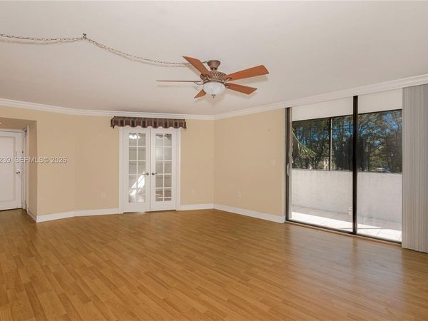 10854 N Kendall Dr , Unit 215, Miami, FL 33176