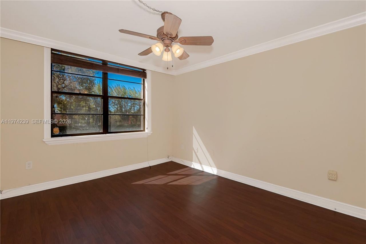 10854 N Kendall Dr , Unit 215, Miami, FL 33176 Photo