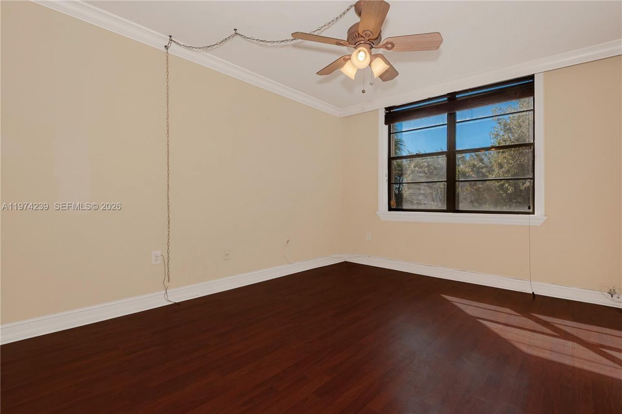 10854 N Kendall Dr , Unit 215, Miami, FL 33176 Photo