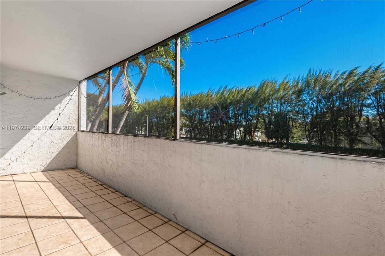 10854 N Kendall Dr , Unit 215, Miami, FL 33176 Photo