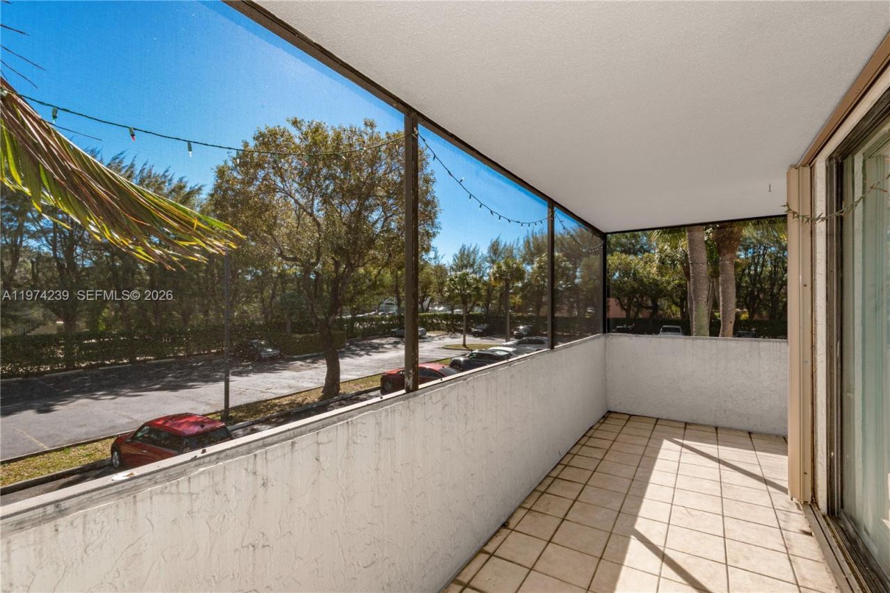 10854 N Kendall Dr , Unit 215, Miami, FL 33176 Photo