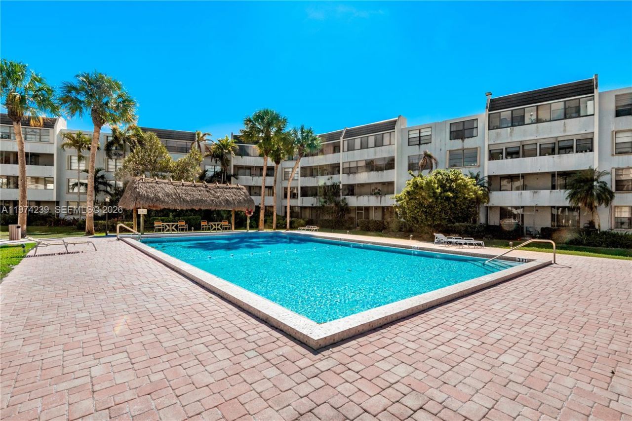 10854 N Kendall Dr , Unit 215, Miami, FL 33176 Photo