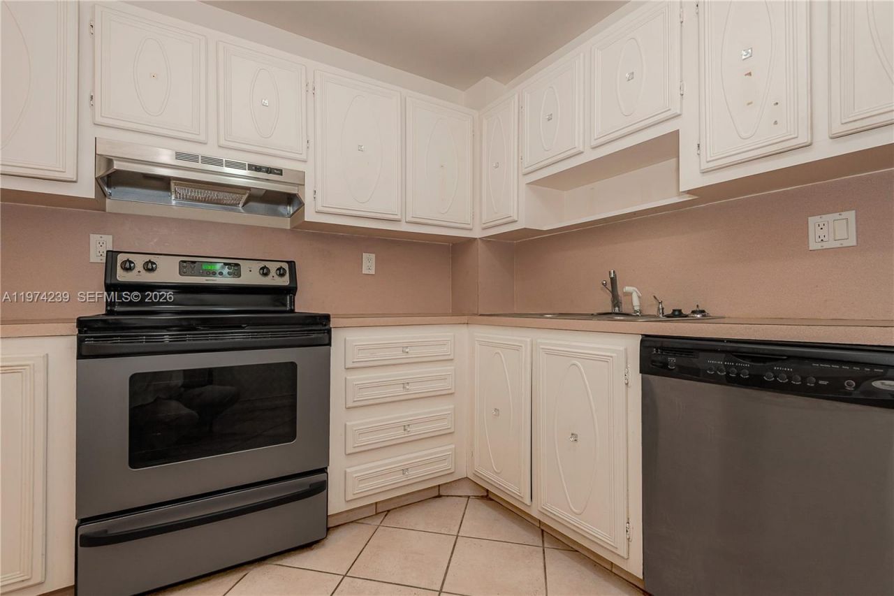 10854 N Kendall Dr , Unit 215, Miami, FL 33176 Photo