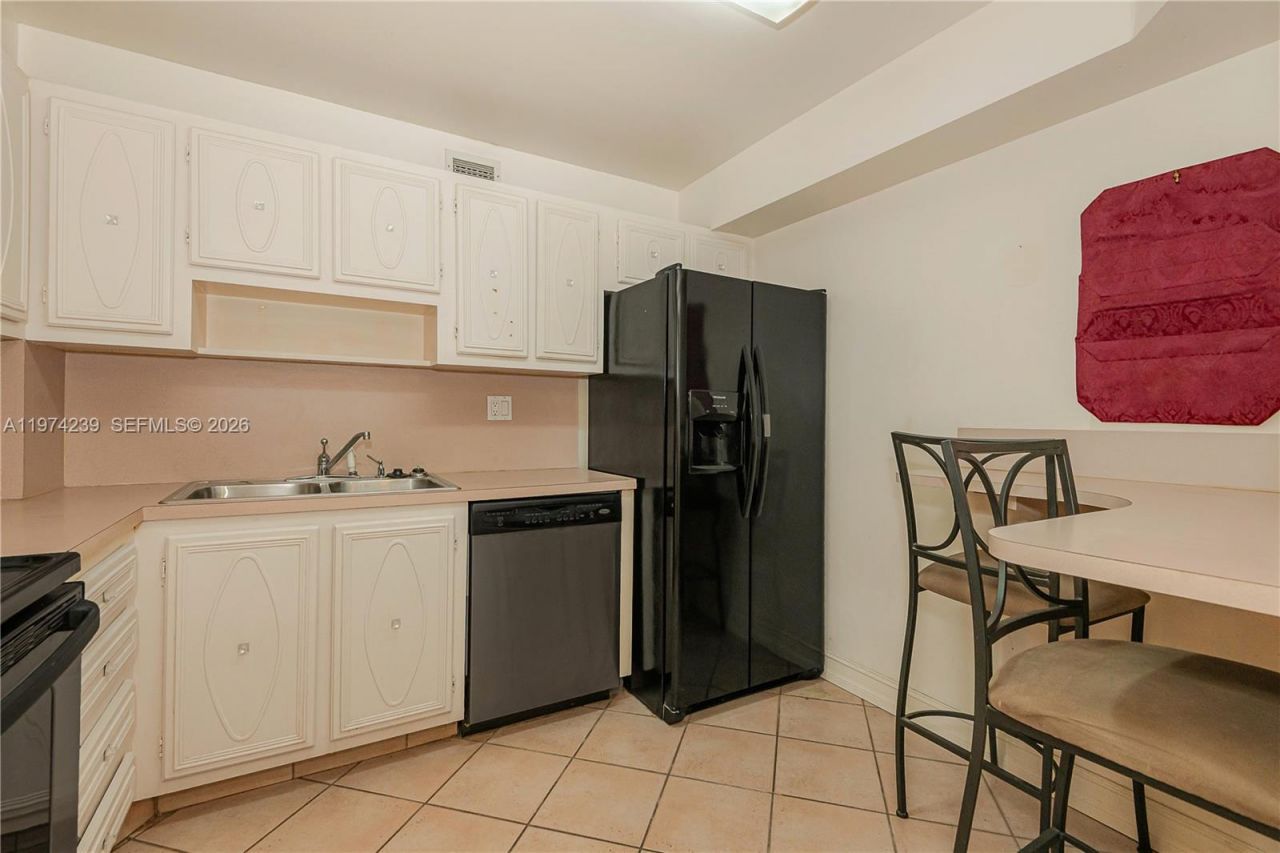 10854 N Kendall Dr , Unit 215, Miami, FL 33176 Photo