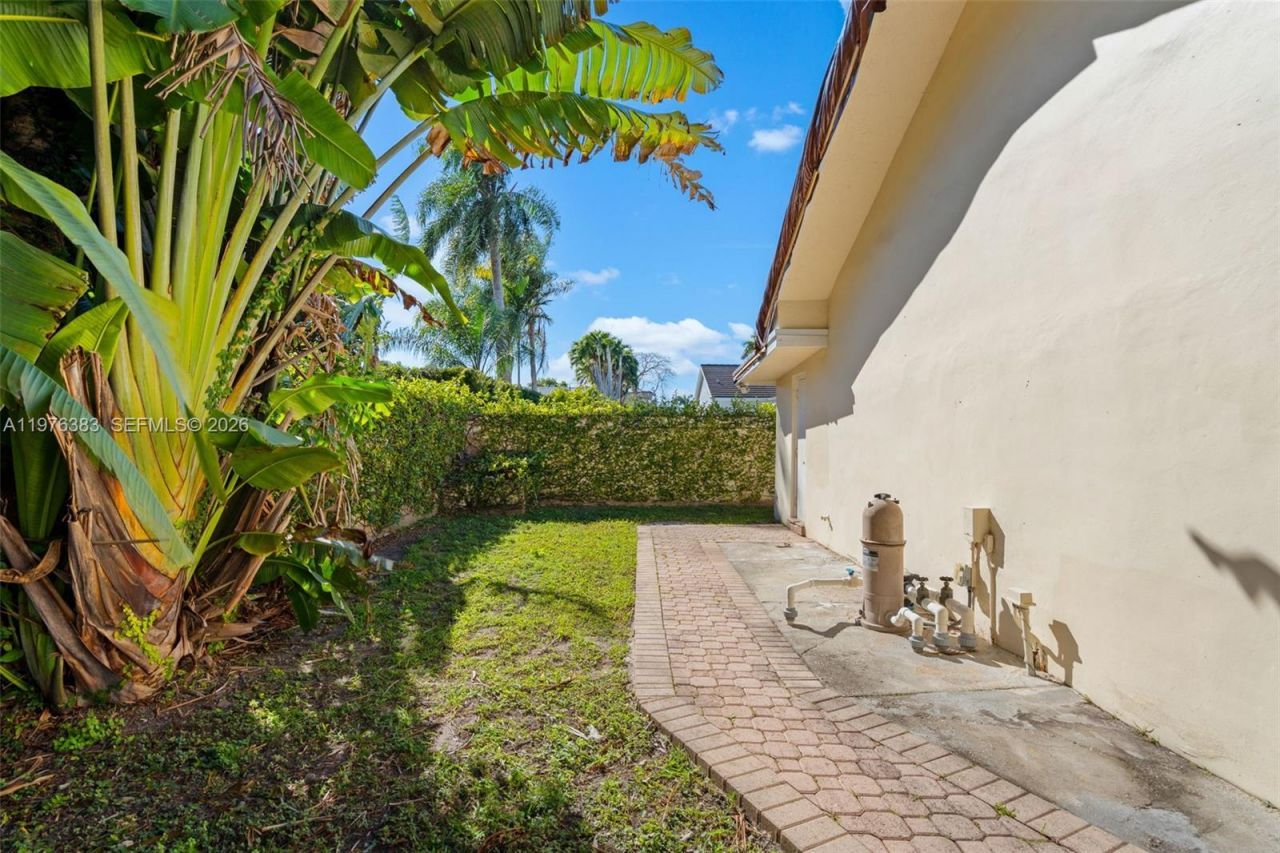 9930 SW 145th St , Miami, FL 33176 Photo