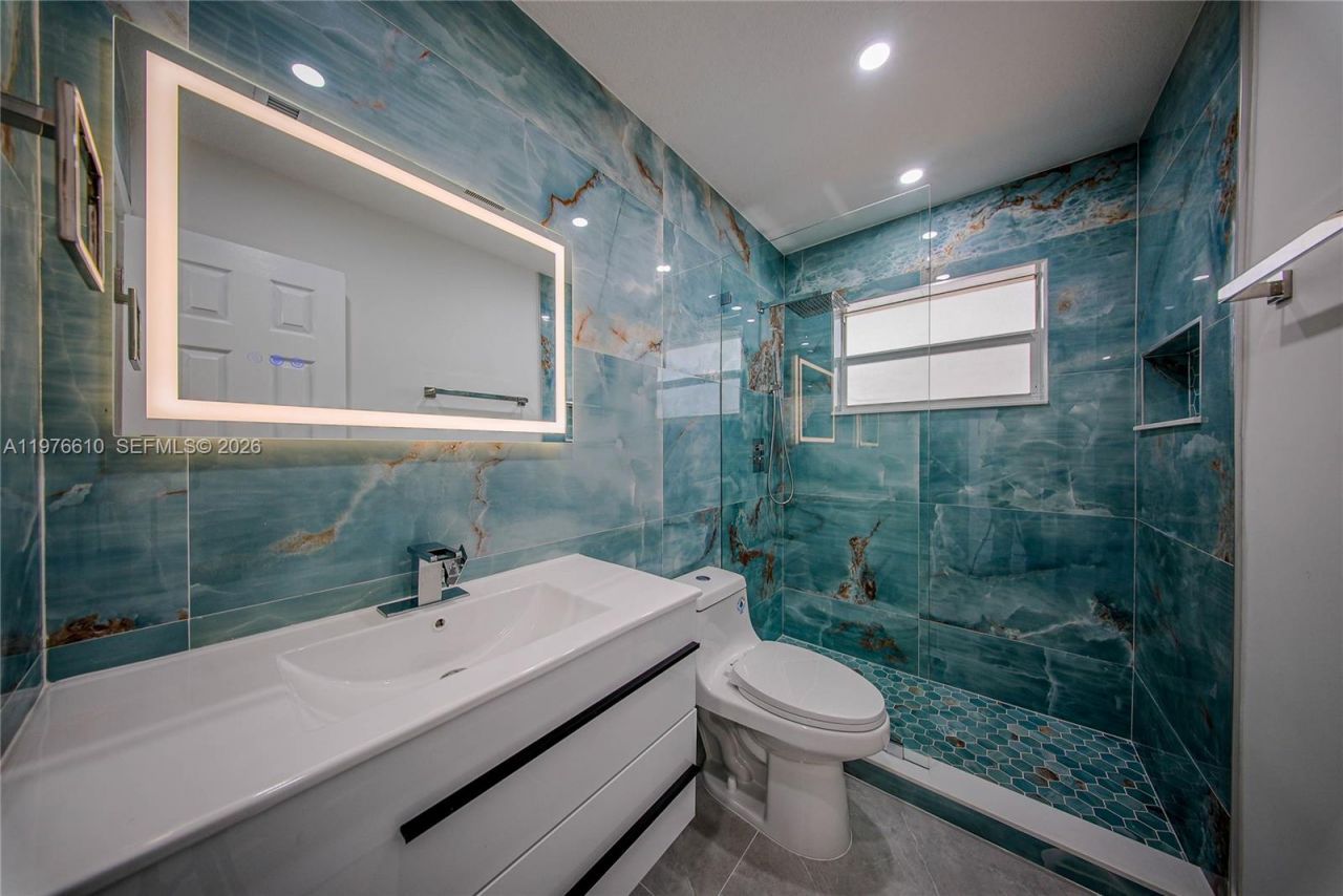 2458 Polk St , Unit 201, Hollywood, FL 33020 Photo