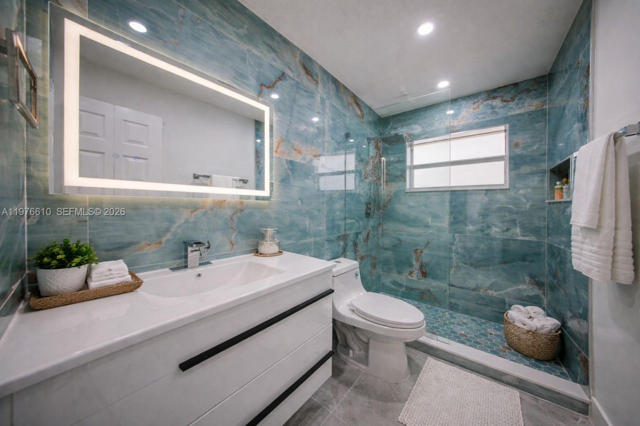 2458 Polk St , Unit 201, Hollywood, FL 33020 Photo