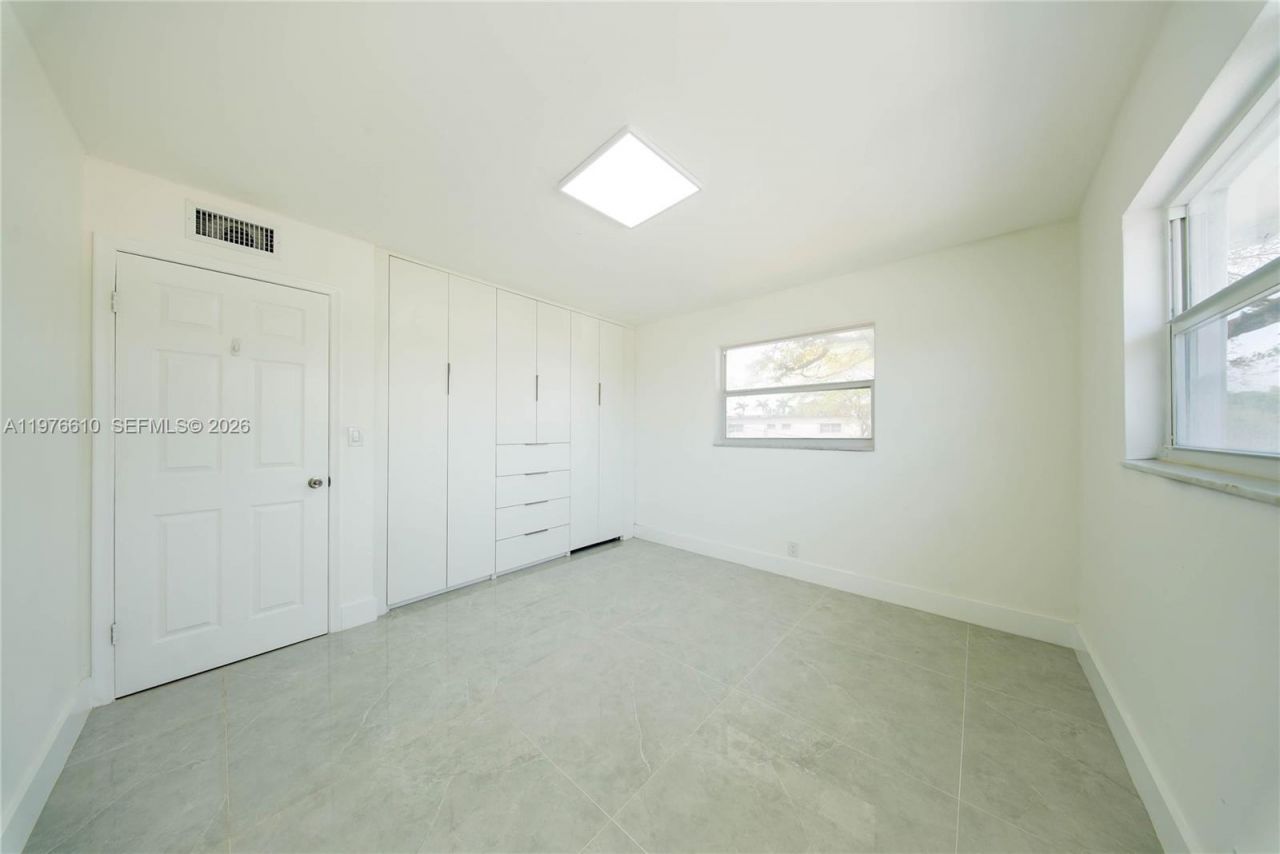 2458 Polk St , Unit 201, Hollywood, FL 33020 Photo