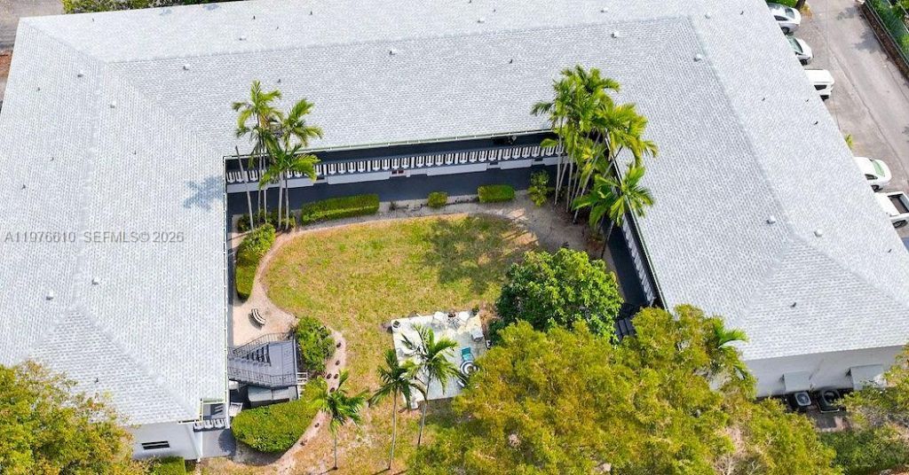 2458 Polk St , Unit 201, Hollywood, FL 33020 Photo