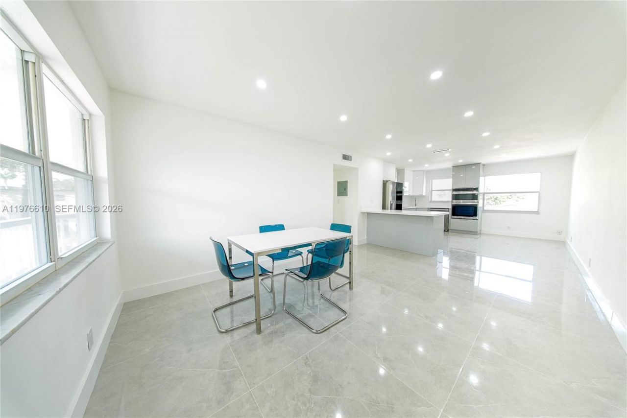 2458 Polk St , Unit 201, Hollywood, FL 33020 Photo