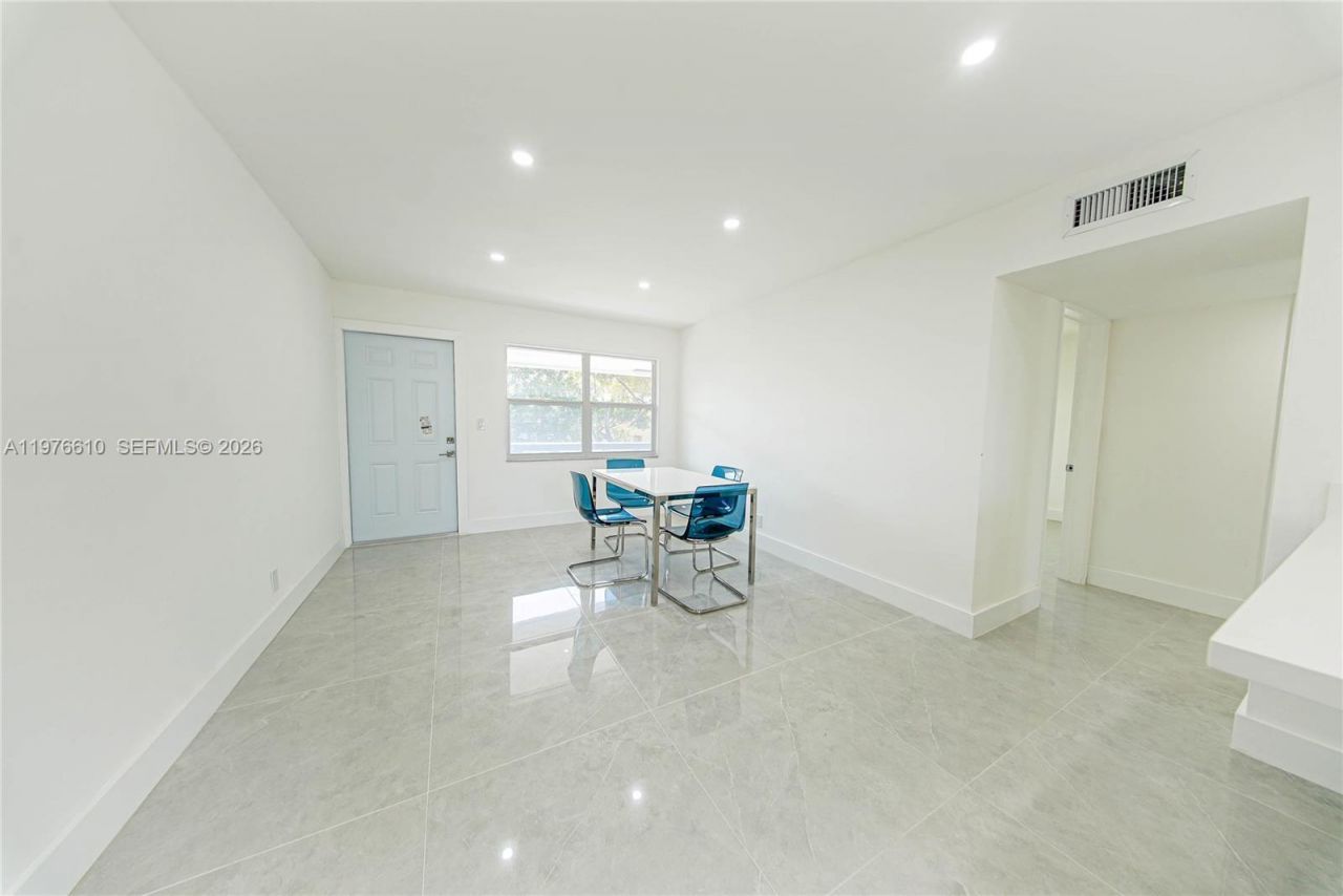 2458 Polk St , Unit 201, Hollywood, FL 33020 Photo