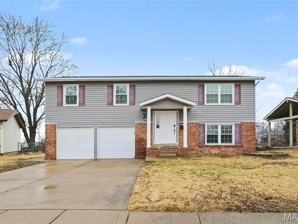 2377 Farflung Drive , Florissant, MO 63031