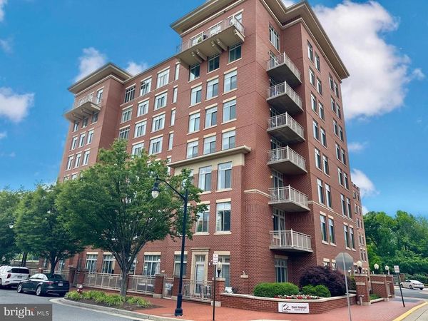 4490 MARKET COMMONS DRIVE, Unit 302, FAIRFAX, VA 22033