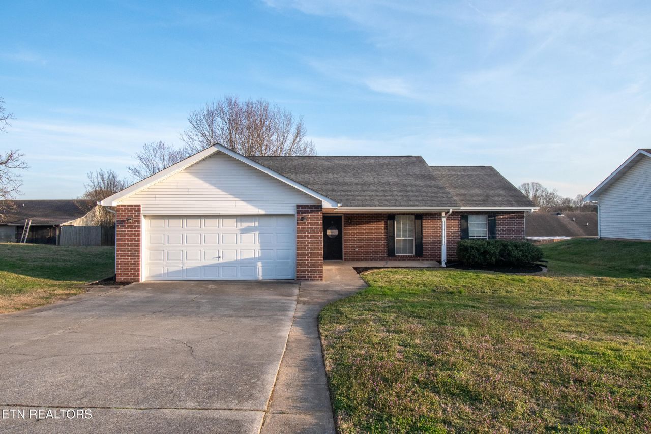 2105 Autumn Oak Circle, Maryville, TN 37801 Main Photo