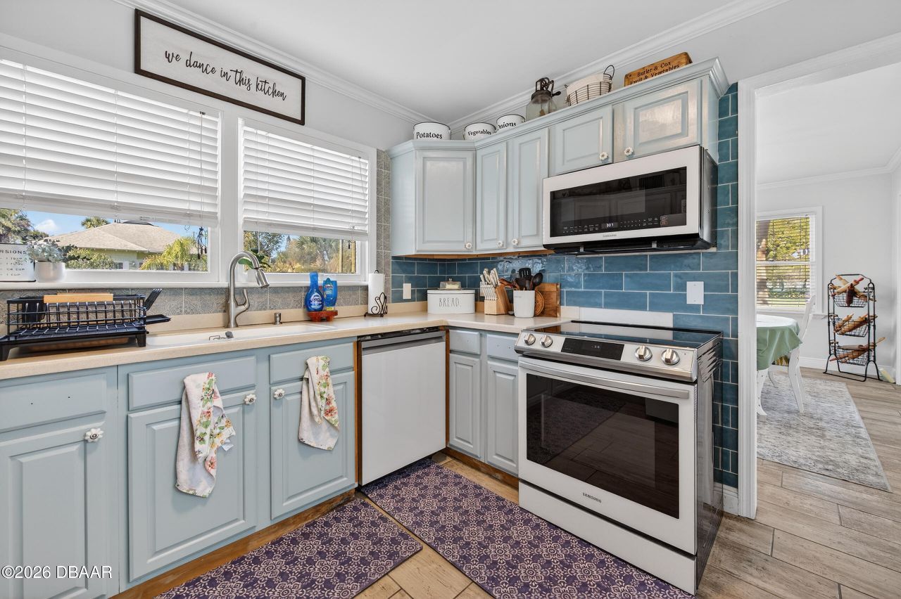 731 N Oleander Avenue, Daytona Beach, FL 32118 Photo