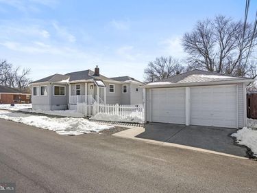 400 CLYMER AVENUE, MORRISVILLE, PA 19067