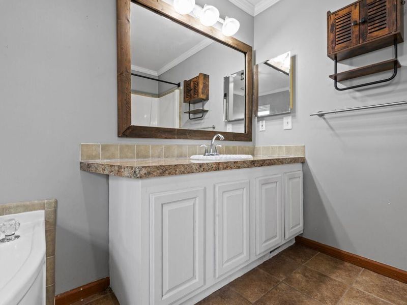 14690 West Street , Mount Sterling, OH 43143 Photo 35