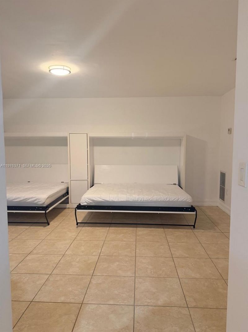 18031 Biscayne Blvd , Unit 201, Aventura, FL 33160 Photo