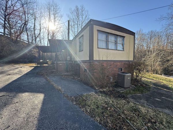 30 Carolyn Dr, Dunbar, WV 25064