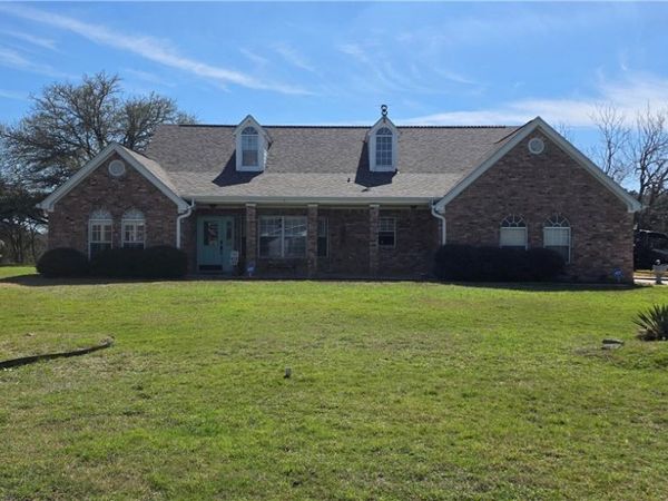 3912 Chisholm Trail , Salado, TX 76571