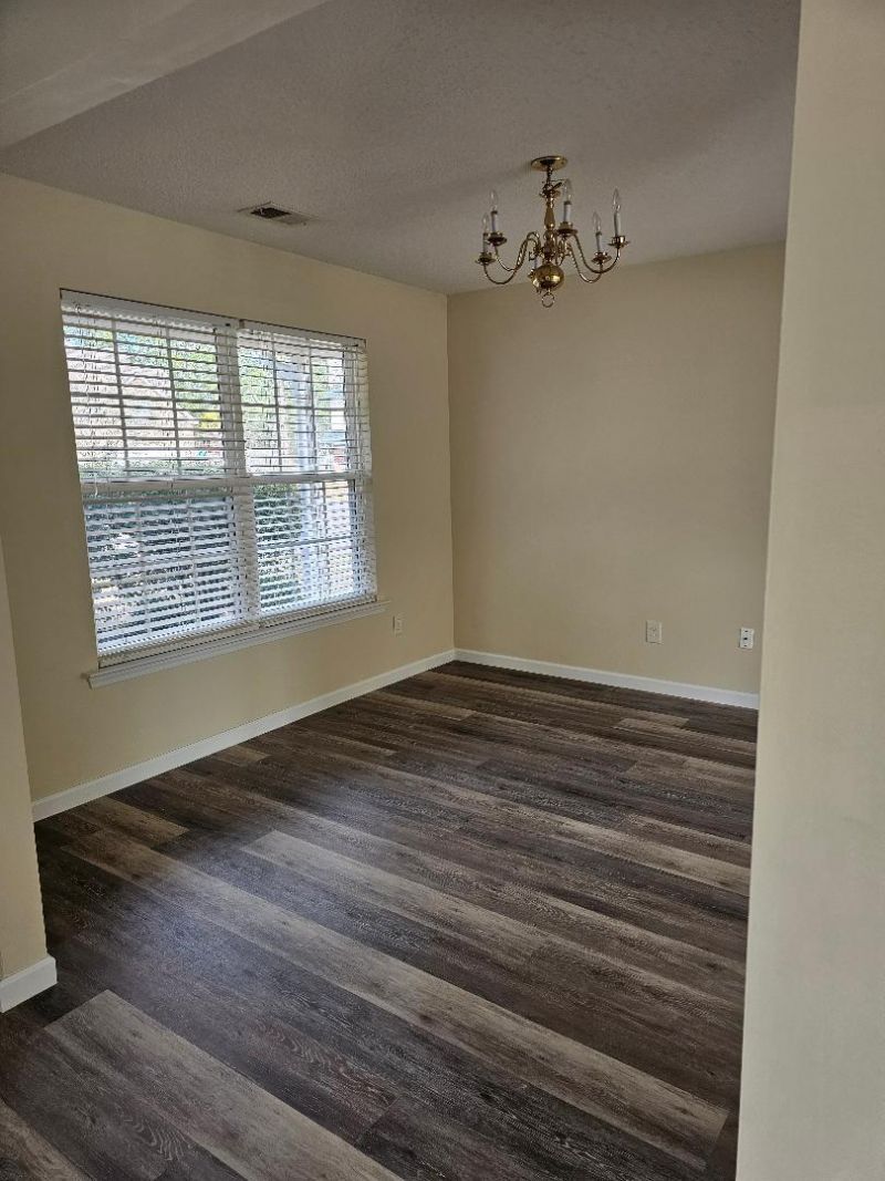 238 Everwood Court Photo 4