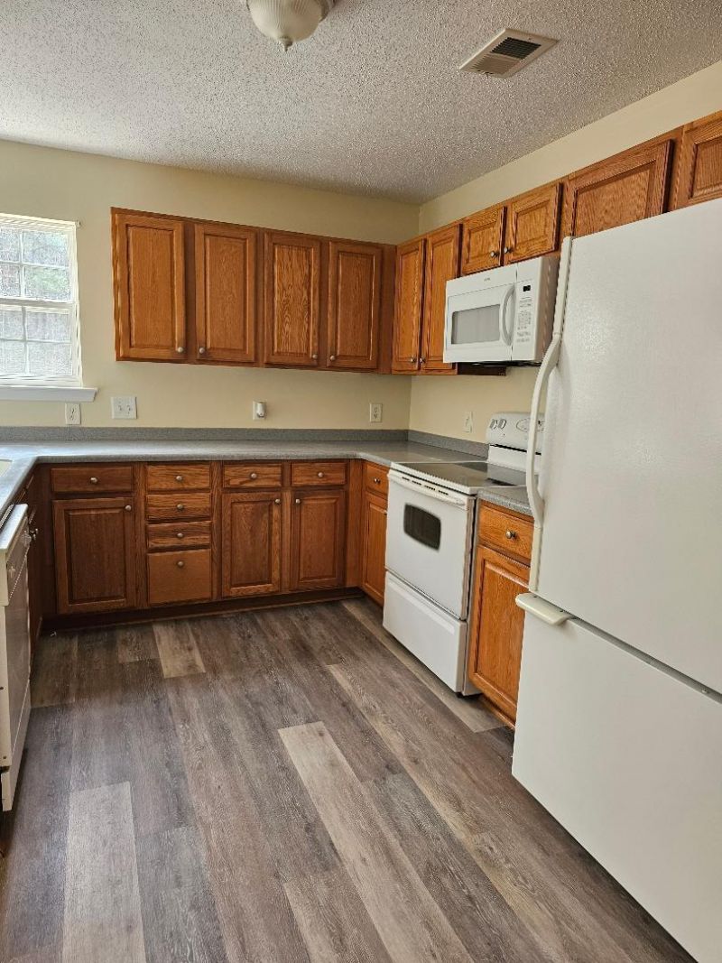 238 Everwood Court Photo 8