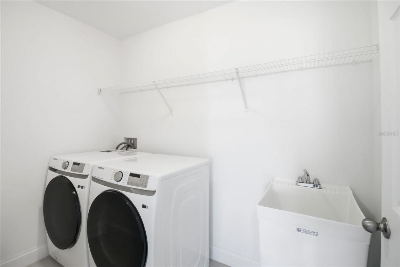 827 Dennis Avenue , Orlando, FL 32807 Photo