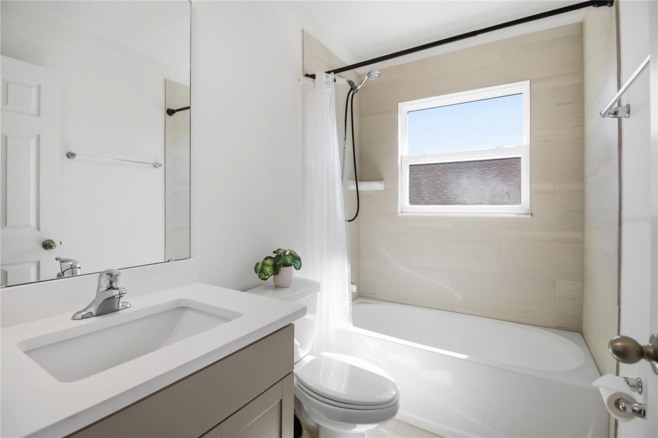 827 Dennis Avenue , Orlando, FL 32807 Photo