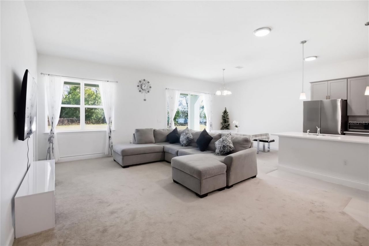 827 Dennis Avenue, Orlando, FL 32807 Photo