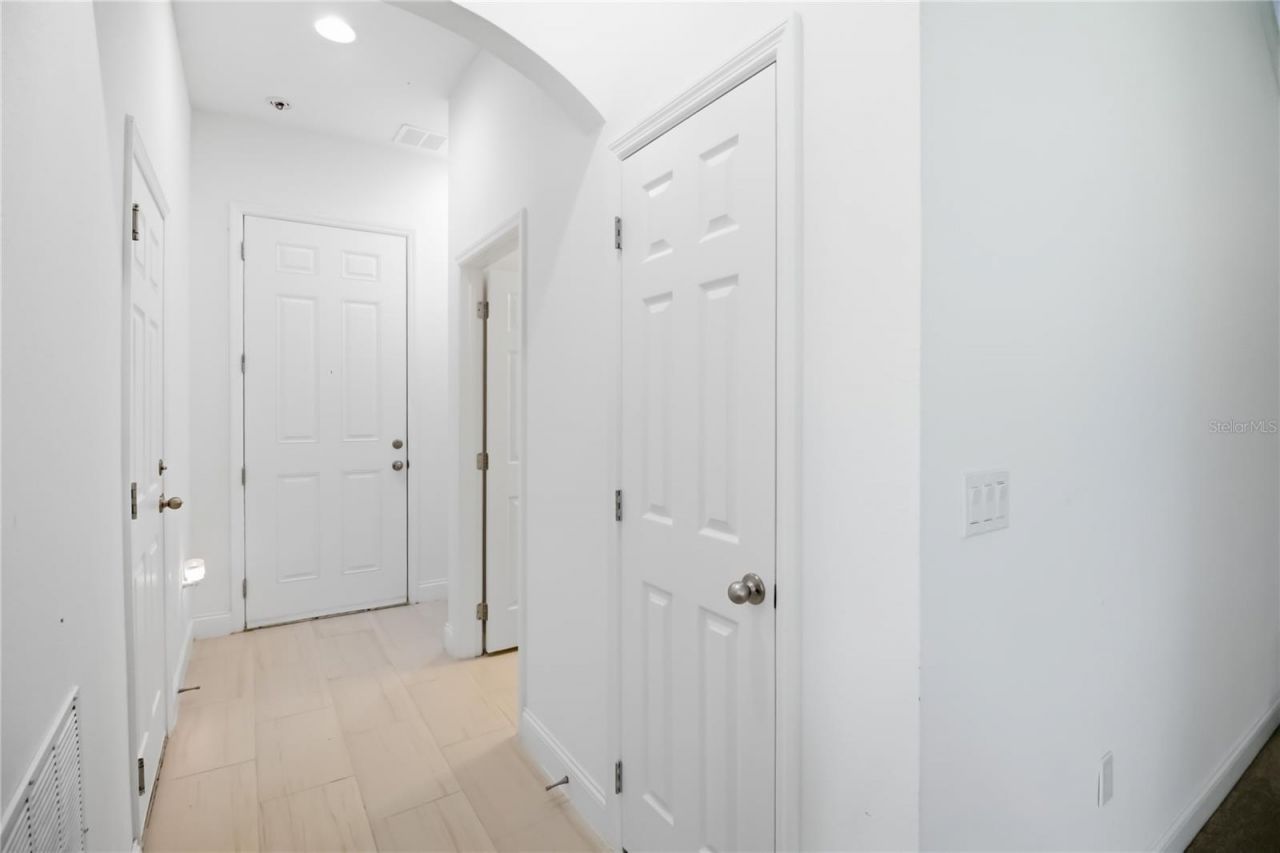 827 Dennis Avenue , Orlando, FL 32807 Photo