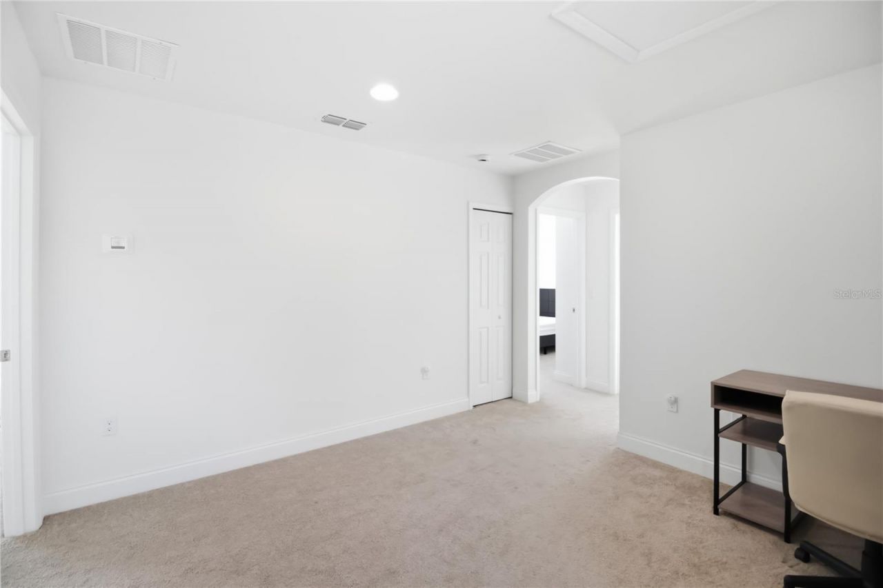 827 Dennis Avenue, Orlando, FL 32807 Photo
