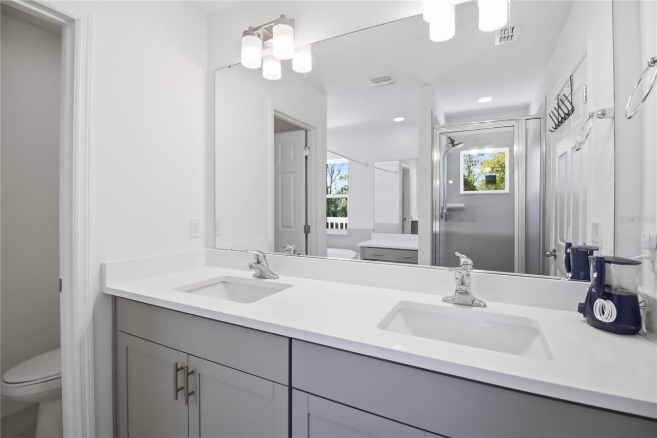 827 Dennis Avenue, Orlando, FL 32807 Photo