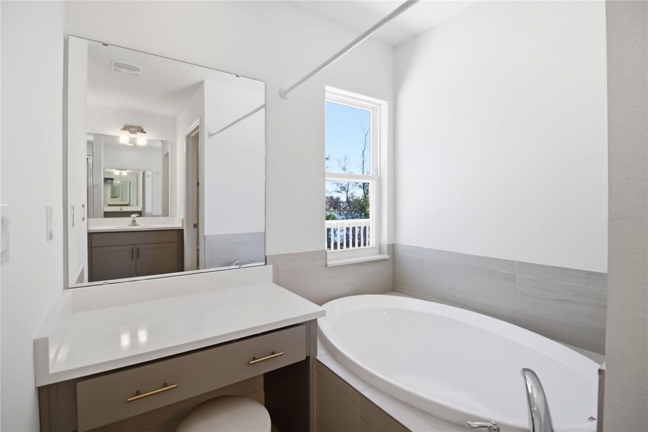 827 Dennis Avenue, Orlando, FL 32807 Photo