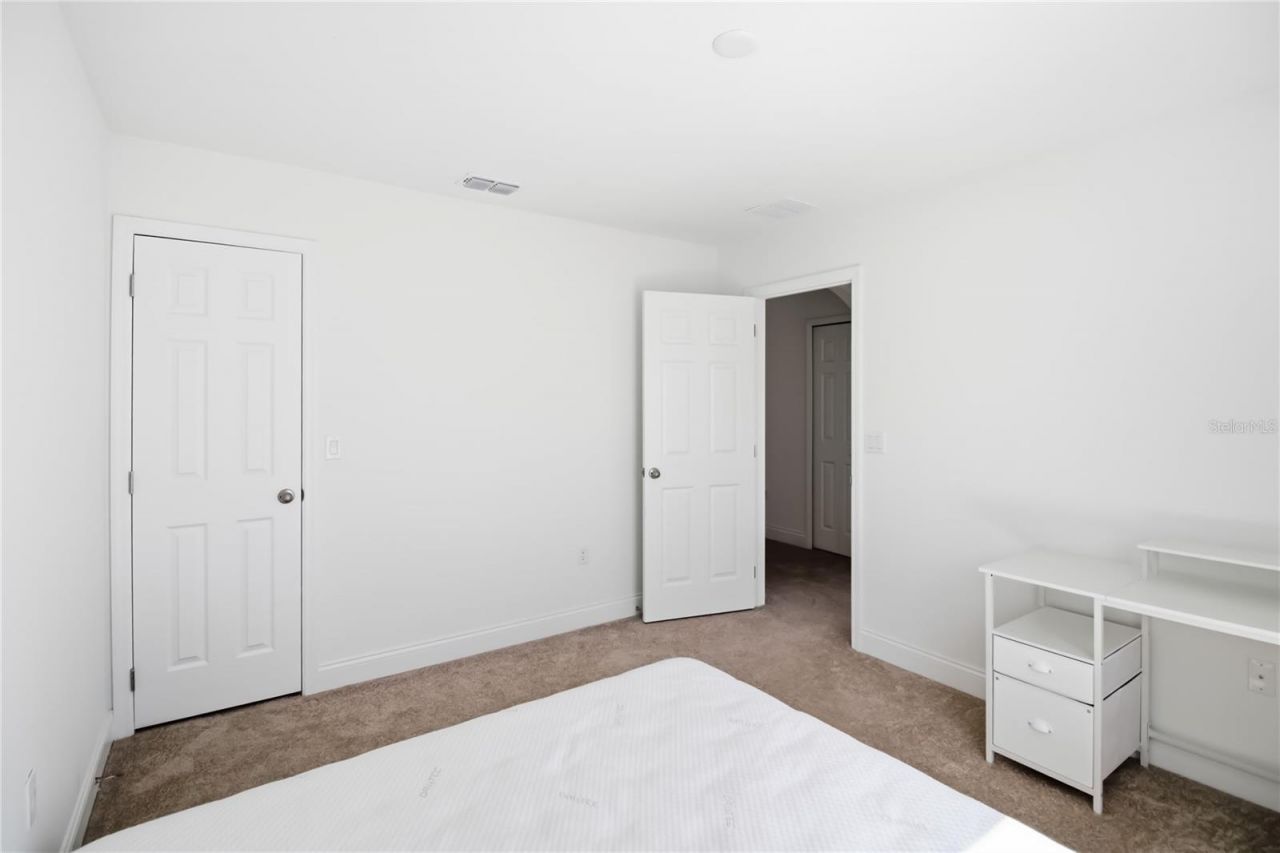 827 Dennis Avenue, Orlando, FL 32807 Photo
