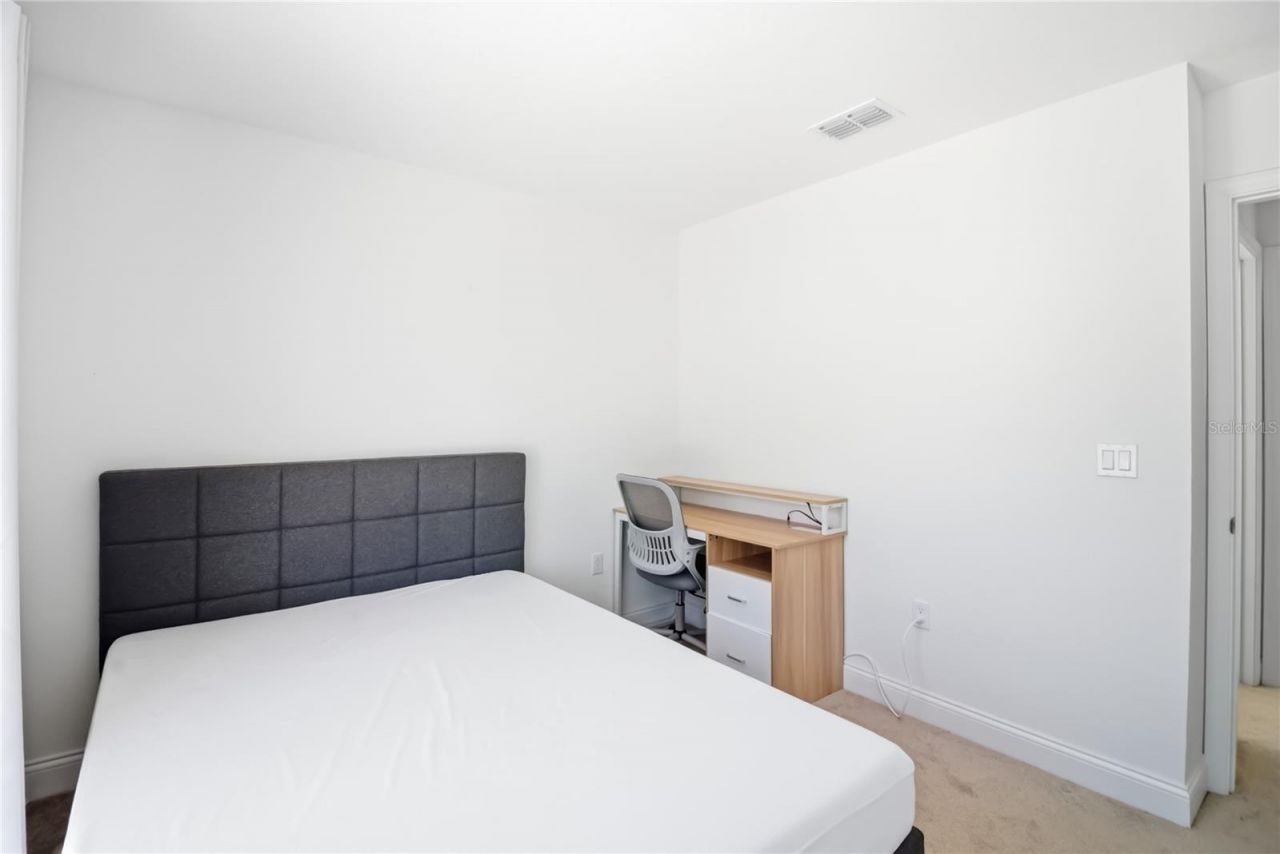 827 Dennis Avenue, Orlando, FL 32807 Photo