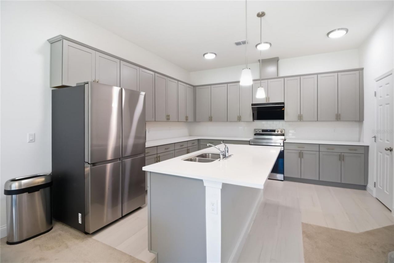 827 Dennis Avenue, Orlando, FL 32807 Photo