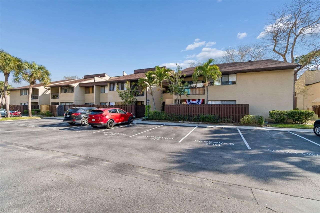850 Village Lake Ter N, Unit 106, Saint Petersburg, FL 33716 Main Photo