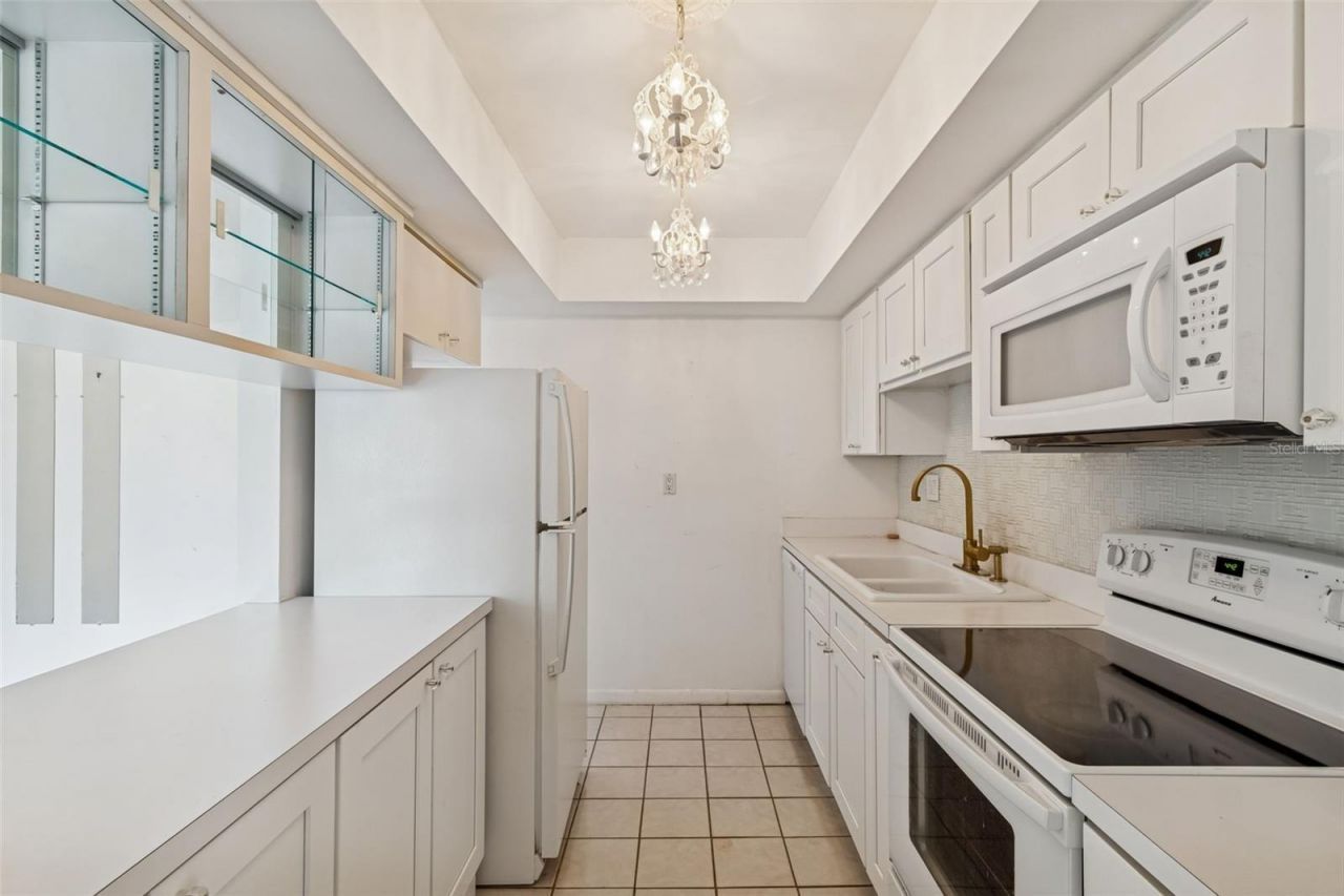 850 Village Lake Ter N, Unit 106, Saint Petersburg, FL 33716 Photo