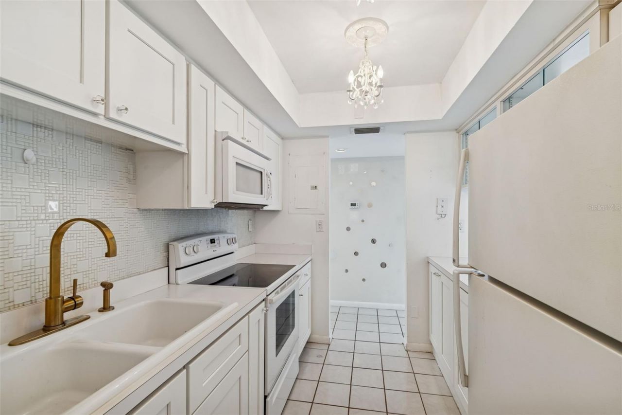 850 Village Lake Ter N, Unit 106, Saint Petersburg, FL 33716 Photo