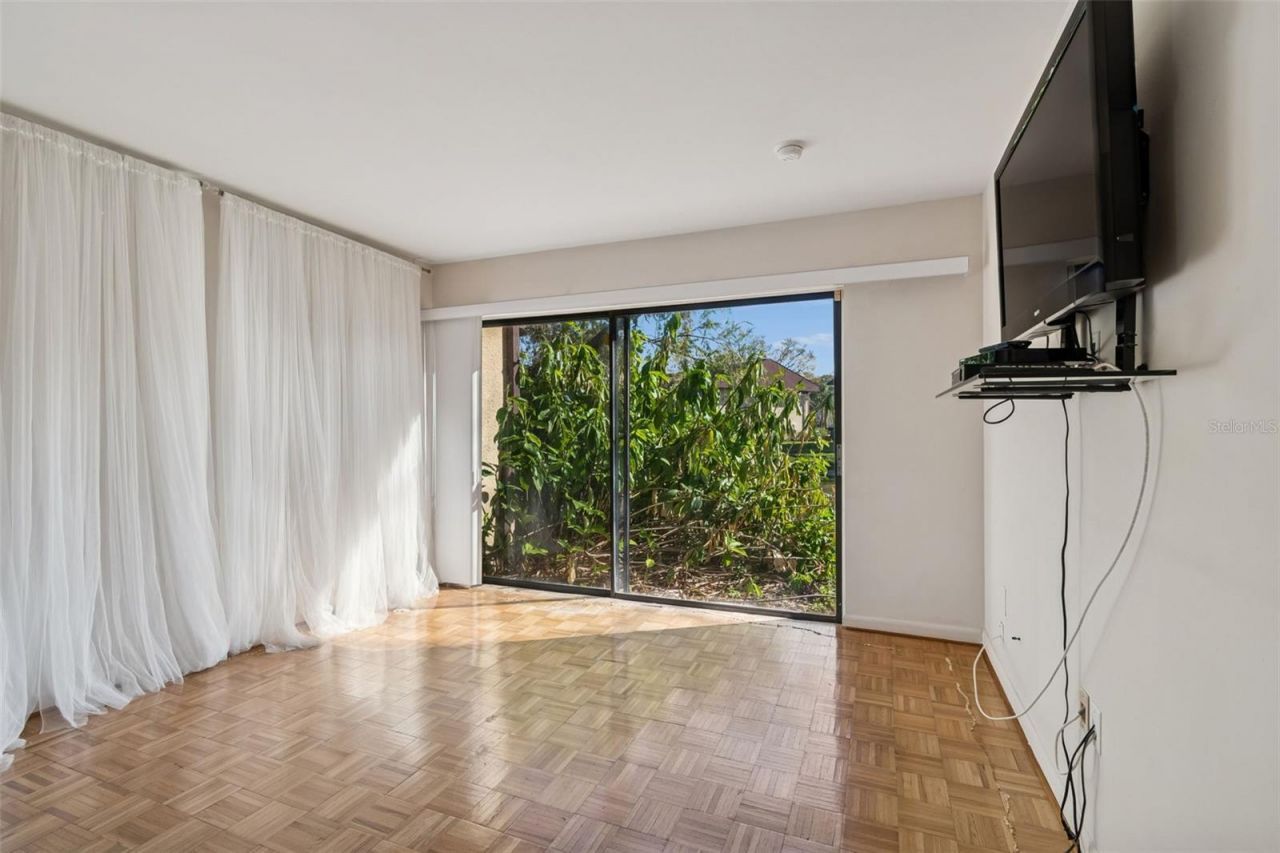 850 Village Lake Ter N, Unit 106, Saint Petersburg, FL 33716 Photo