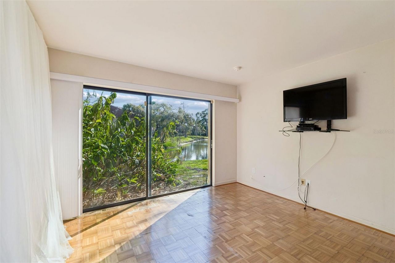 850 Village Lake Ter N, Unit 106, Saint Petersburg, FL 33716 Photo