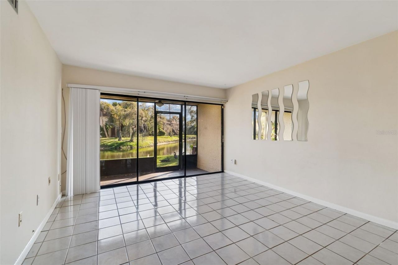 850 Village Lake Ter N, Unit 106, Saint Petersburg, FL 33716 Photo
